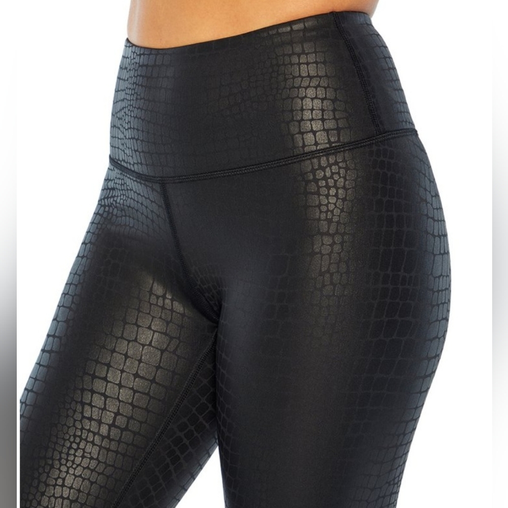 Marika Croc Embossed design 25" leggings XL